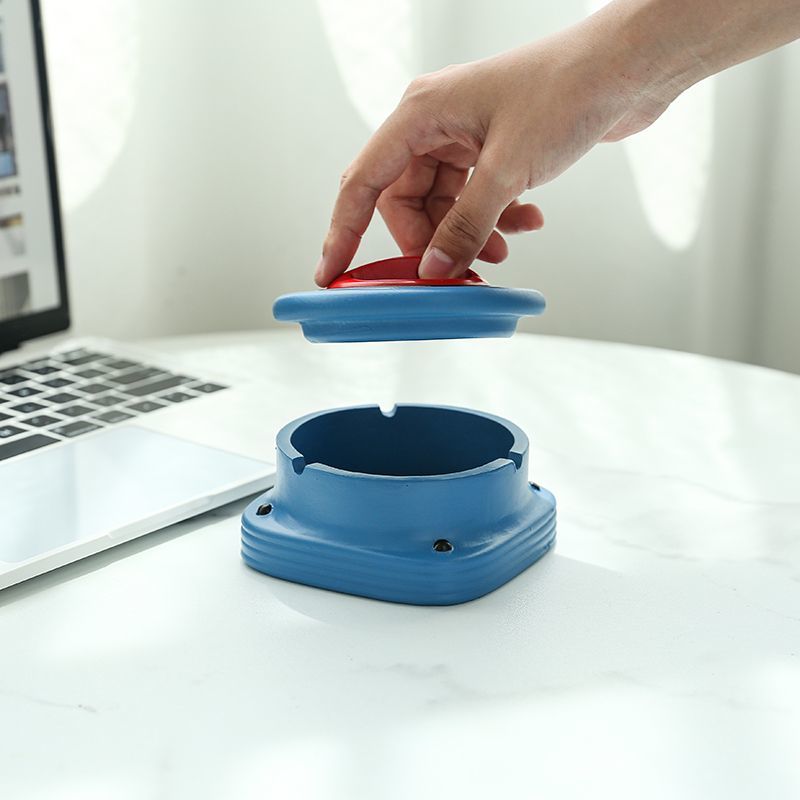 Cendrier en résine avec couver - Home Office Trend avis et prix